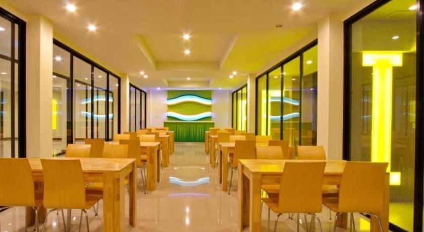 The Rice Hotel Roi Et Exterior foto